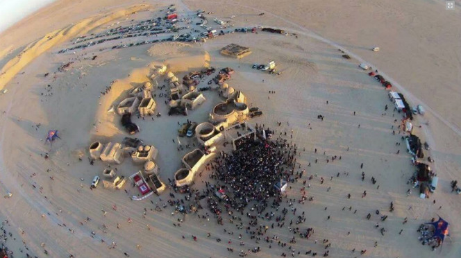 Les Dunes Electroniques, the festival is located at Ong Jmel, near Nefta
