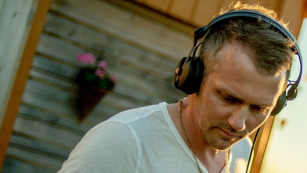 Stian Pedersen prepared a mix for Tanzgemeinschaft's Nordic Distinct mix series