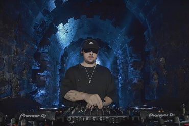 Dj r4ne played a fantastic set in a dripping cave.