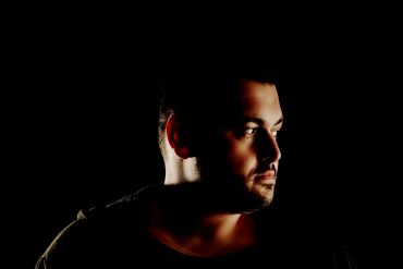 Tarter releases his new EP Momentum via D-Edge Records Black