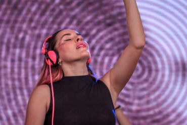 Pretty Pink plays during 3 weekends of Tomorrowland