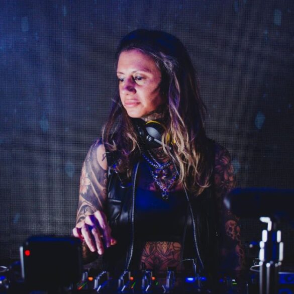 Hailing from Argentina, DJ & Producer DIVA